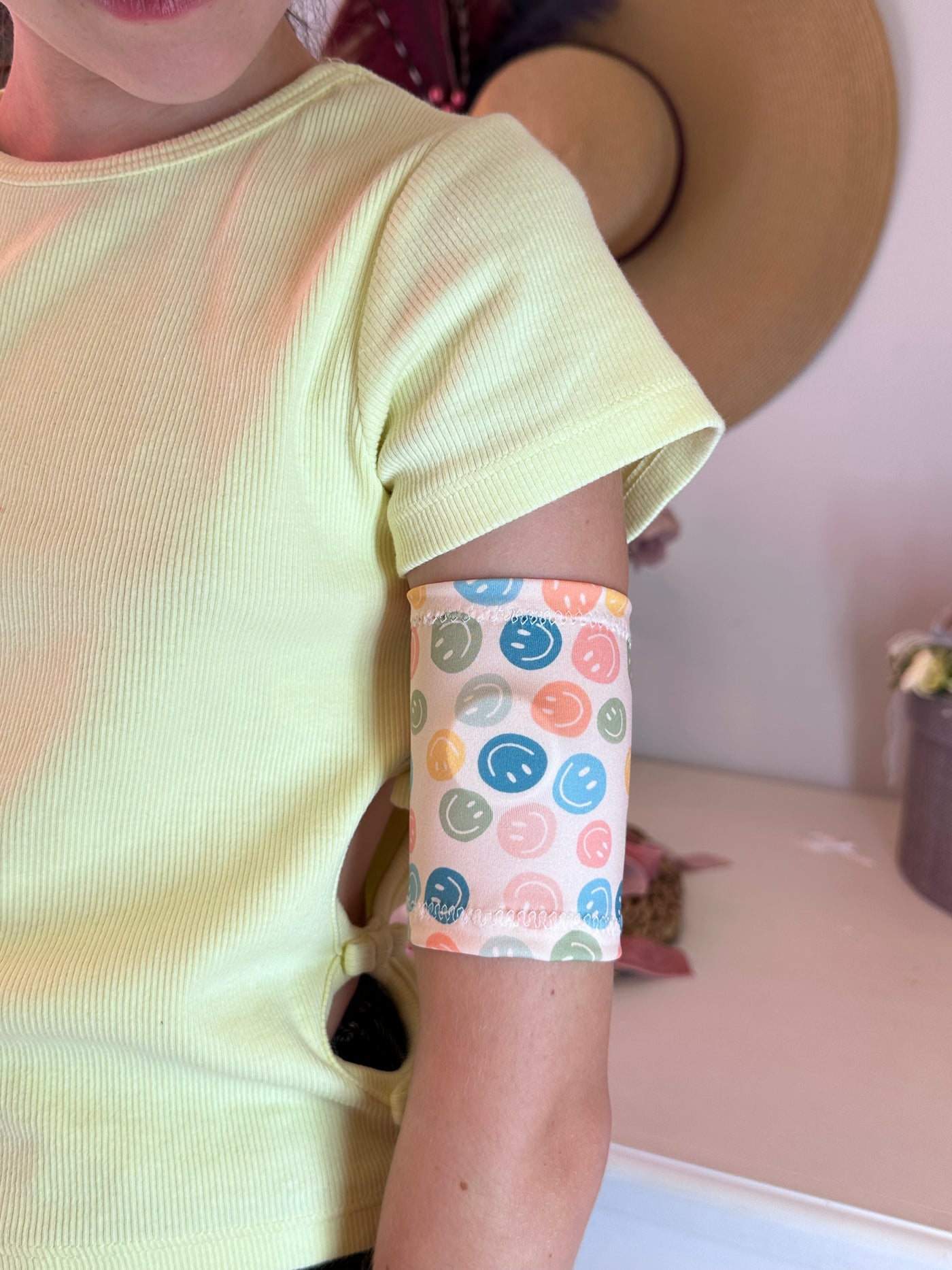 DIABETES SENSOR PROTECTIVE WRISTBAND "MULTI SMILE"